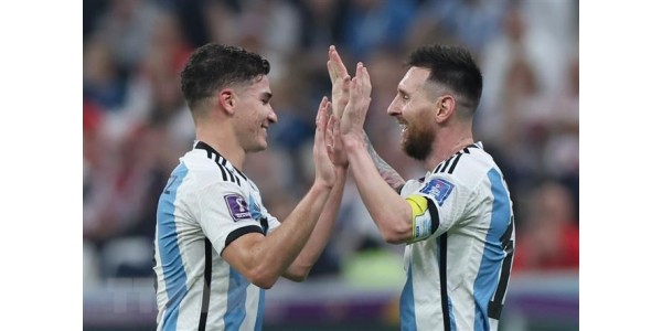 Rencontrez le joueur argentin Julián Álvarez en 2023